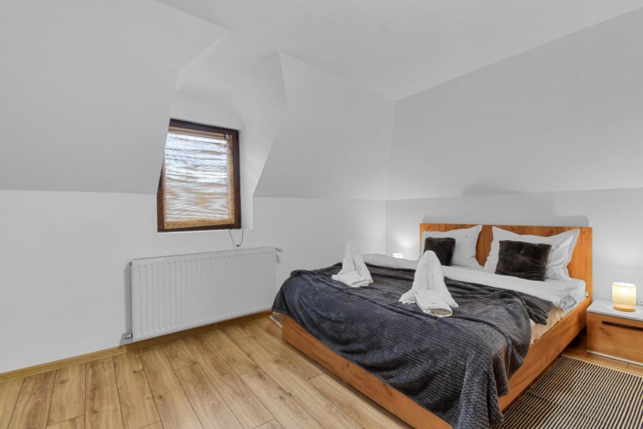 Two Bedrooms Hytta Apartment シナヤ エクステリア 写真
