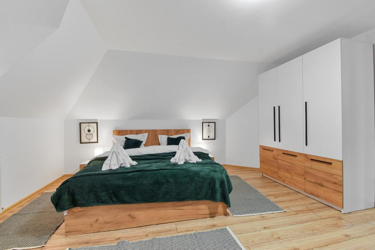 Two Bedrooms Hytta Apartment シナヤ エクステリア 写真