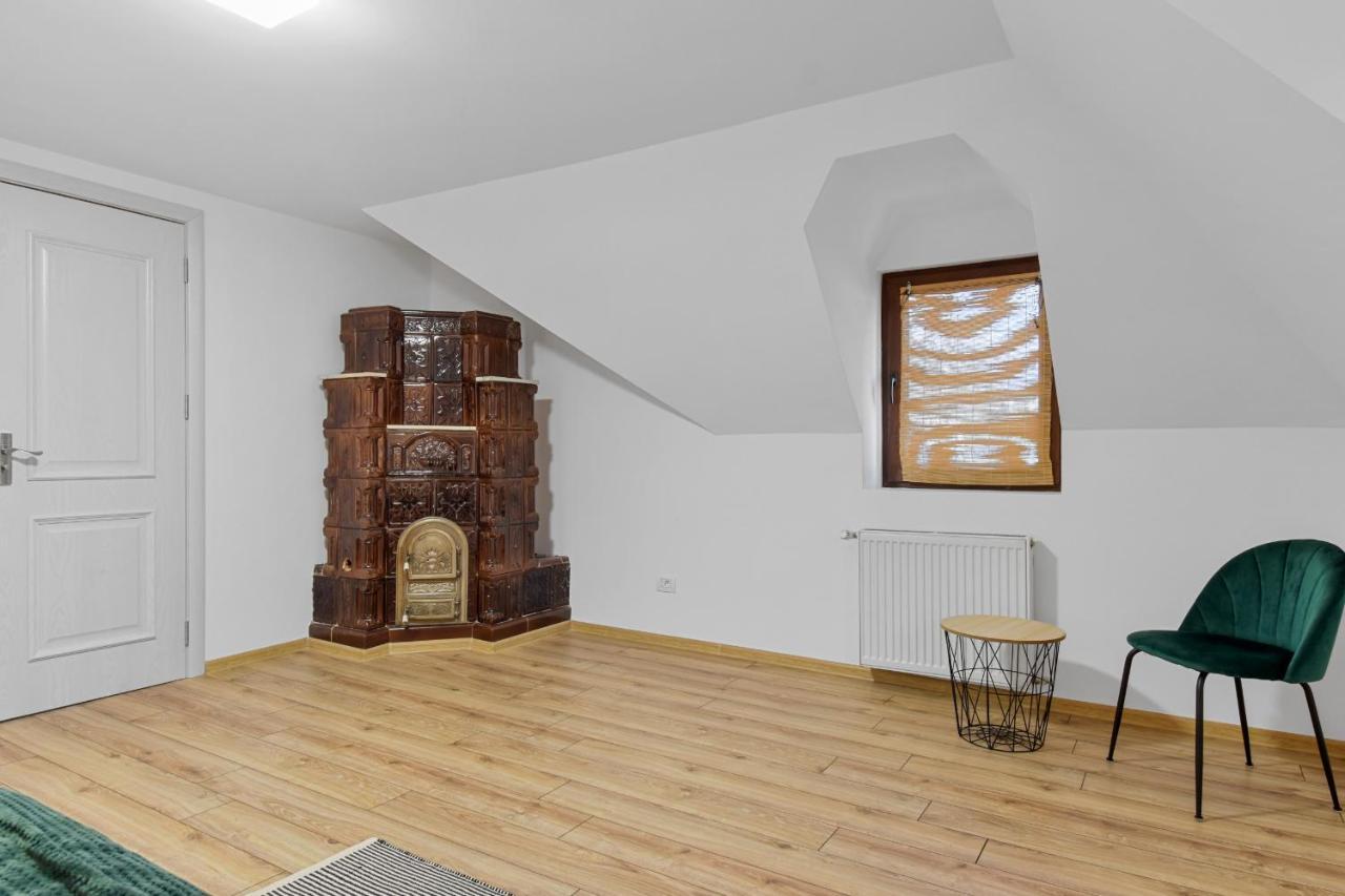 Two Bedrooms Hytta Apartment シナヤ エクステリア 写真