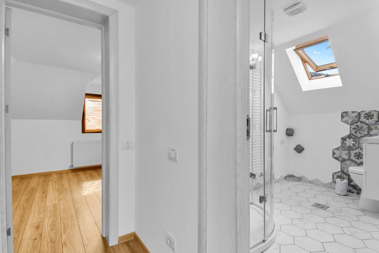Two Bedrooms Hytta Apartment シナヤ エクステリア 写真